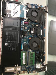 Khách đến sửa chữa máy tính Dell G3 mất nguồn tại cửa hàng 28/05/2025