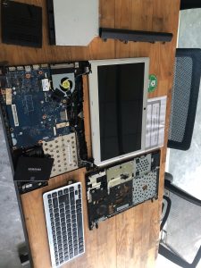 Khách đến sửa chữa máy tính loa hư, ban phim liet, mat nguon 25 thang 5 nam 2025